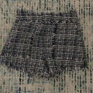 Geometric Black/White Plaid Tweed Shorts for Women
